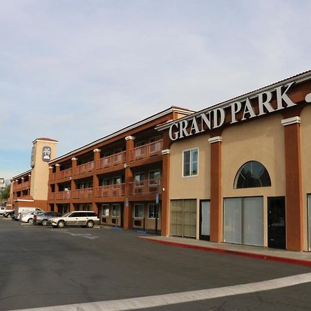 Grand Park Inn Baldwin Park Exteriör bild