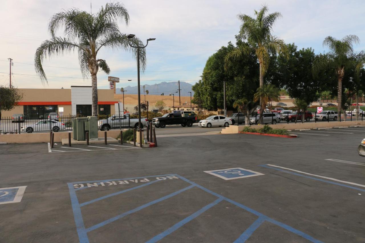 Grand Park Inn Baldwin Park Exteriör bild
